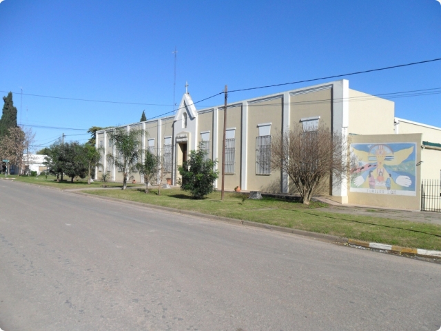 Escuela Aldea María Luisa - Imagen 1