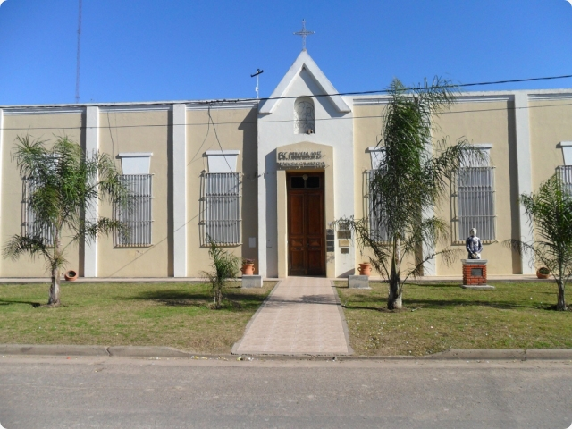 Escuela Aldea María Luisa - Imagen 2